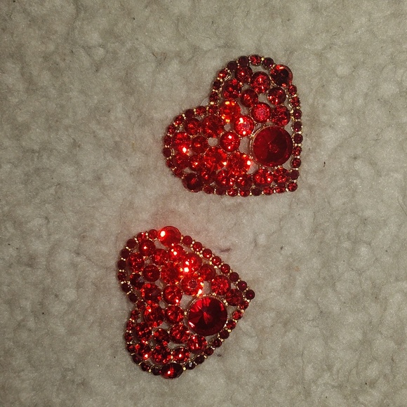 Akira Heart-Shaped Red Crystal Earrings - Picture 2 of 2